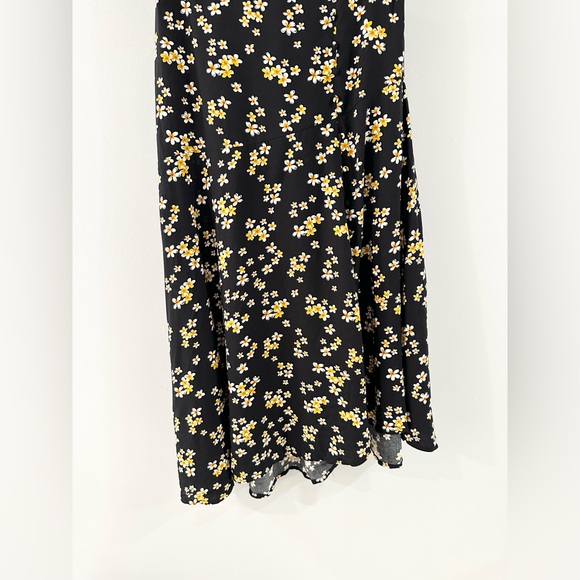NWT Wednesday’s Girl Midi Skirt With Asymmetric Hem In Ditsy Floral Size Small - Picture 6 of 8